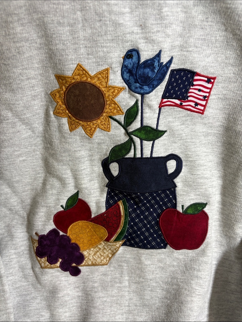 Vintage Cottage Core Sweatshirt w/ Navy Collar and Patriotic Fruit Appliqué XL - Picture 4 of 6